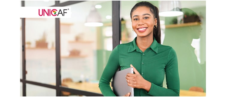 Smiling lady with laptop